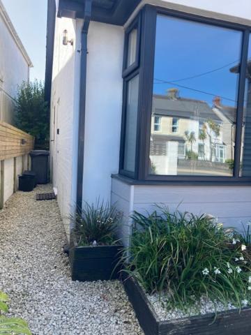 The Salt Box- Lovely Refurbished Annexe, Free Parking, Walk To Porth Beach. Saint Columb Minor Dış mekan fotoğraf