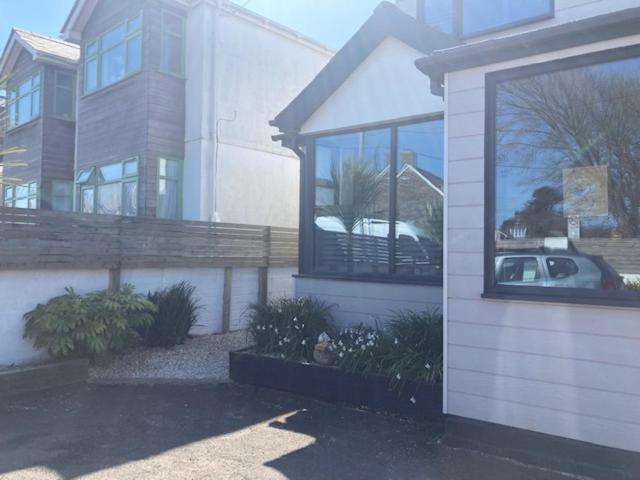 The Salt Box- Lovely Refurbished Annexe, Free Parking, Walk To Porth Beach. Saint Columb Minor Dış mekan fotoğraf